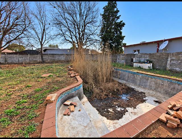 3 BEDROOM HOUSE FOR SALE IN THREE RIVERS